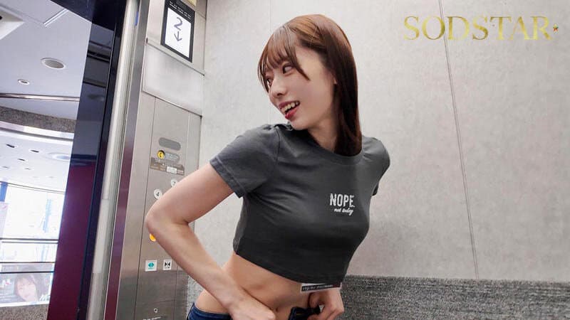 1start00475 | 同期のSODSTAR新人天神羽衣と一宮るいが1日SOD女子社員 AV撮影の準備や企画会議など業務体験中にデカチンを即ハメされまくり！人生最大の羞恥に赤面しっぱなし！ 画像 4