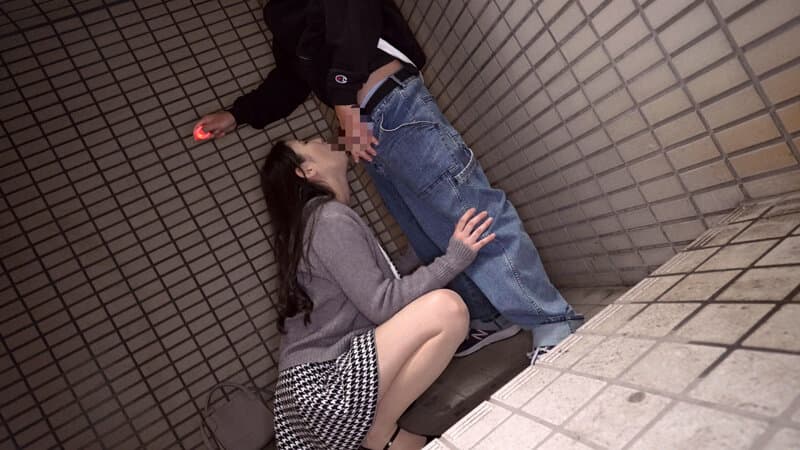 cemd00564 | 恥辱、陵●、とびっこ装着・繁華街デート！21 橘京花 画像 6