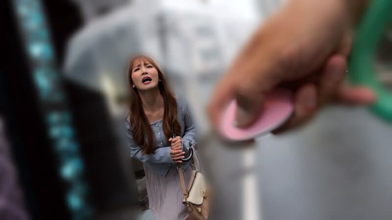 cemd00587 | 恥辱、陵●、とびっこ装着・繁華街デート！25 友田彩也香 画像 2