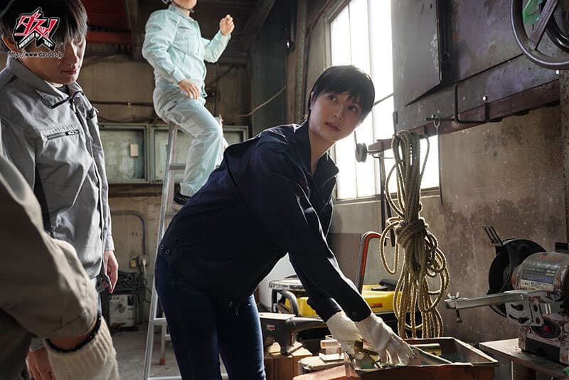 dsod00009 | 私が男装している事…許してください…夢、希望、救い一切無し。筋肉ガテン同僚たちの臭ぇザー汁なまナカ性処理係 白峰ミウ 画像 1