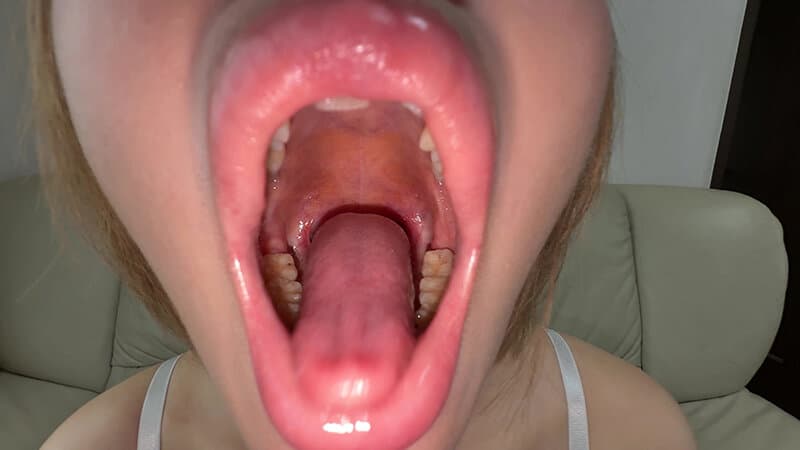 h_1651y00400 | 【個人撮影】朝海凪咲の初喉チンコ触り＆口内観察 画像 6