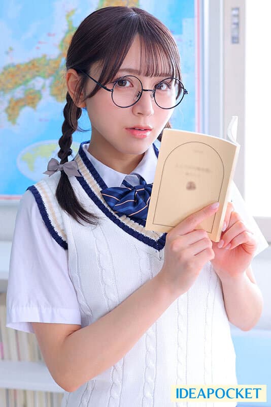 ipvr00382 | 【VR】担任の僕を煽りおちょくる 狡猾なパンチラ挑発 優等生で、確信的で、ズル賢い 舐めプな文学少女にはお仕置きが必要です。 瀬緒凛 画像 2