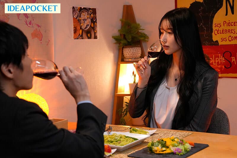 ipzz00807 | ラブホお持ち帰りした真面目な受付嬢が酔って痴女に変貌主導権を握られチェックアウト過ぎても射精させられ続けた 藤咲まい 画像 2