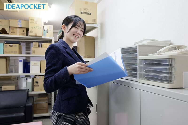 ipzz00845 | 仕事もプラべも充実してそうな美女キャリアウーマンなのに エッチな話に弱い恥ずかしがり屋さん 第一印象と中身とのギャップが凄く可愛い社長秘書AVデビュー 安西澪 画像 3
